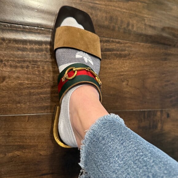 Gucci Women’s 39+ Suede Flat Gold Heel - Picture 9 of 10